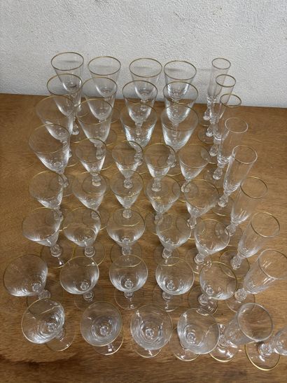 Partie de service de verres en cristal à...