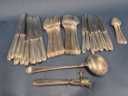 Partie de ménagère en métal argenté de style...