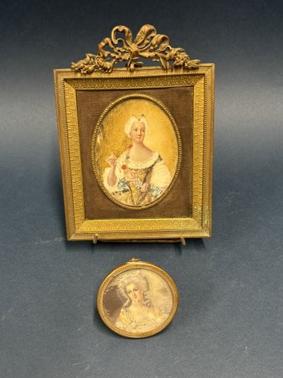 Réunion de deux miniatures figurant des portraits...