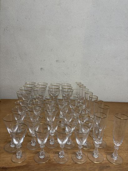 Partie de service de verres en cristal à...
