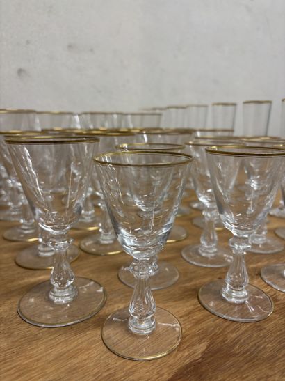 Partie de service de verres en cristal à...