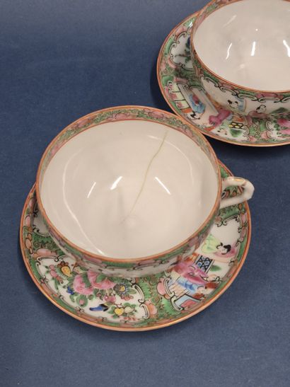 CHINA, 20th century 
Suite of four teacups...