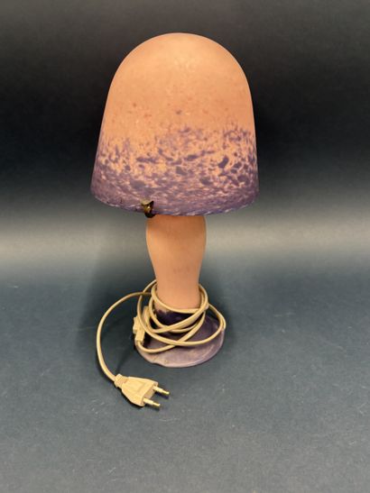 Lampe champignon en verre marmoréen dans...