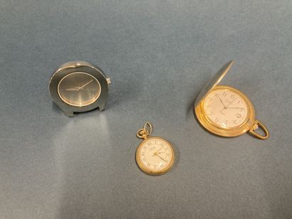 Set including:
- a gilt metal collar watch...