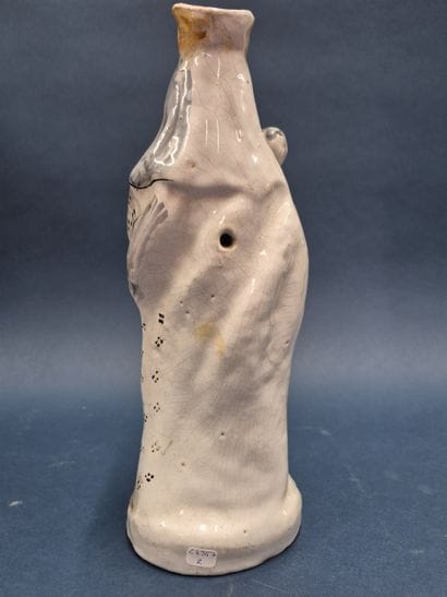 Vierge à l'enfant en céramique émaillée polychrome,...