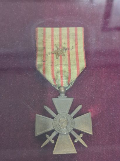 In a frame, a Croix de Chevalier de la Légion...