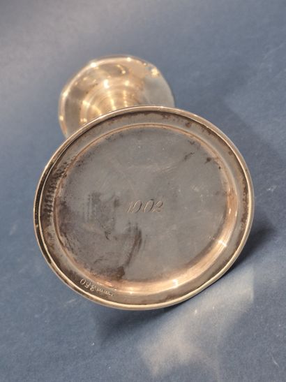 Bougeoir en argent anglais, monogrammé LC...