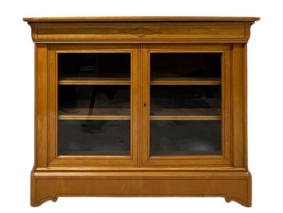 Vitrine à hauteur d'appui en bois de placage...