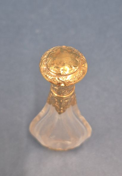 Flacon à sel en verre à monture et bouchon...