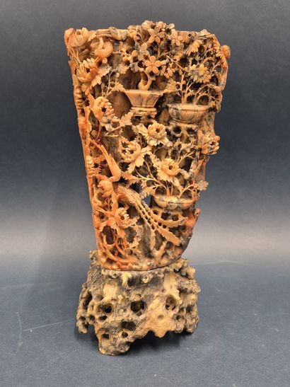CHINA, 20th century
Double soapstone vase...