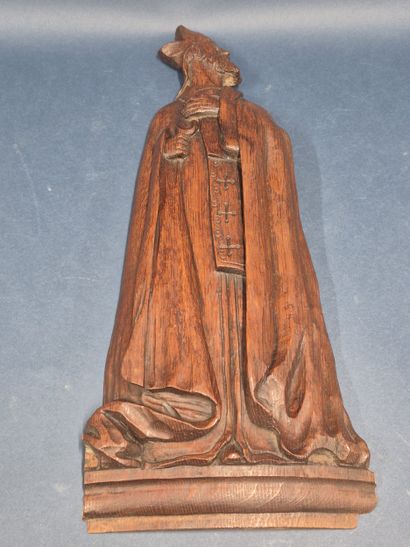 Epreuve en bois sculpté figurant la Vierge...