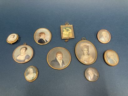 Lot composé de dix miniatures sur papier...