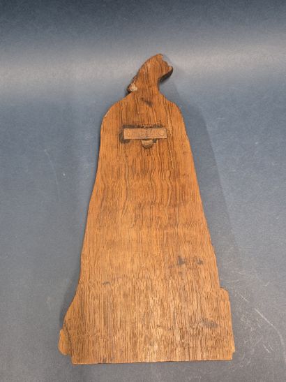 Epreuve en bois sculpté figurant la Vierge...