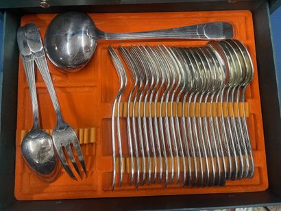Partie de ménagère en métal argenté, Modèle...