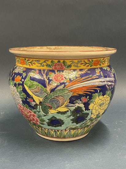 CHINE, XXe 
Cache-pot en porcelaine émaillé...