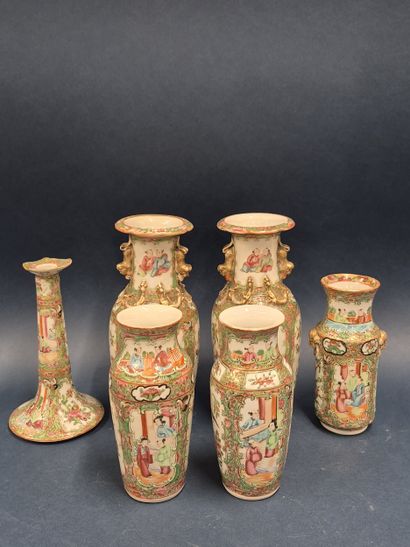 CHINA, 20th century 
Lot comprising a pair...