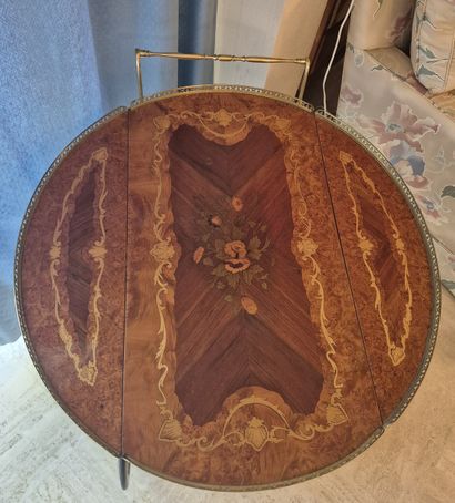 Desserte roulante en bois et bois de placage...