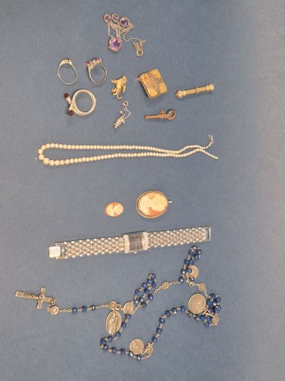 Small lot of costume jewelry and accidental...