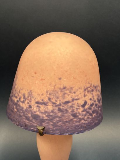 Lampe champignon en verre marmoréen dans...