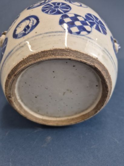 CHINA XX th century Blue-white porcelain...