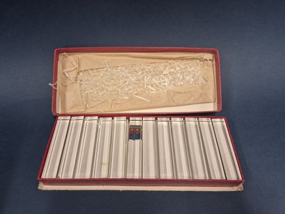 BACCARAT
Ensemble de 12 portes couteaux en...