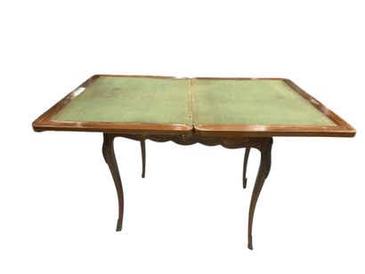 Table à jeux en bois de placage et marqueterie...