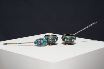 RUSSIA
Set comprising 2 tripod circular salad...