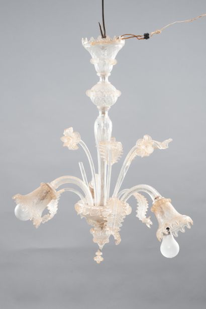 MURANO
White blown glass chandelier with...