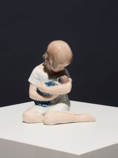 BING GRONDAHL, Denmark (now ROYAL COPENHAGEN)
Girl...
