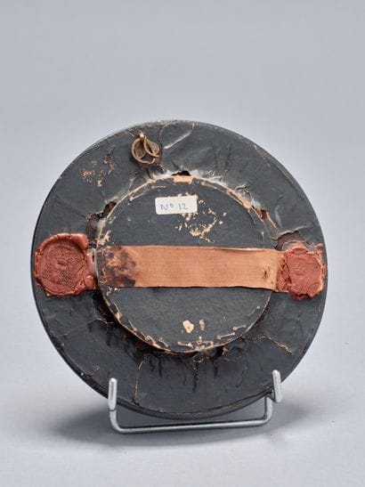 Reliquary with paperolles. 19th century....