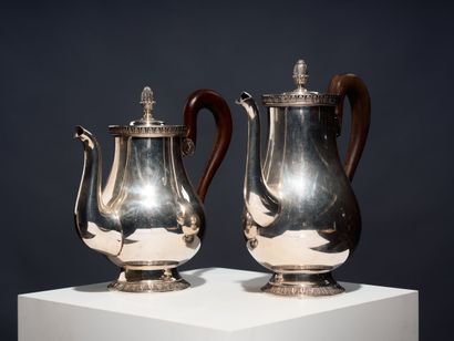 CHRISTOFLE 
Plain silver-plated teapot and...