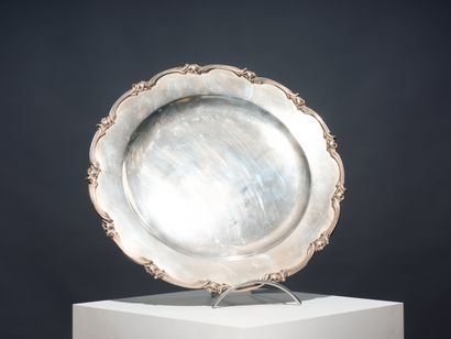 Circular dish in 800-thousandths silver with...