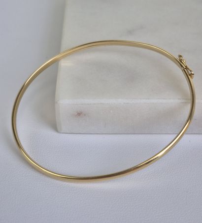 Bracelet jonc ouvrant en or jaune 18k 750...