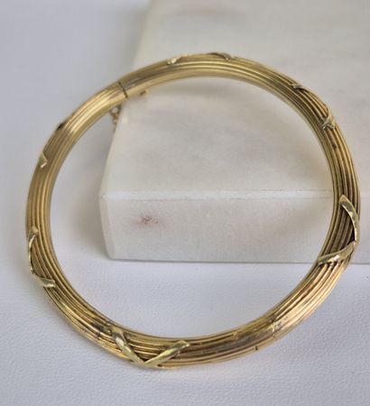 Bracelet jonc ouvrant en or jaune 18k 750...
