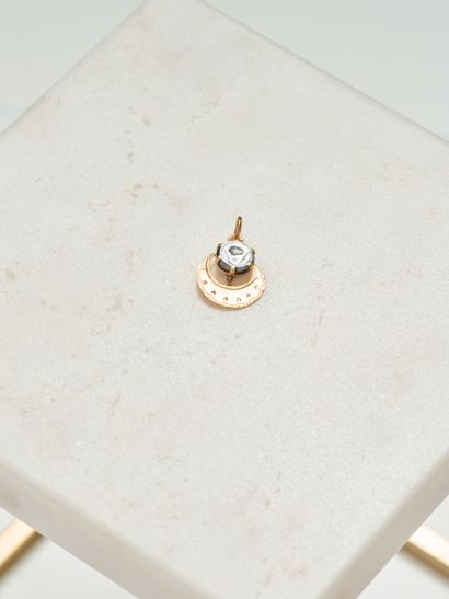 Pendentif dit de deuil en or jaune 18k 750...