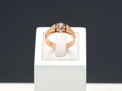 Bague en or jaune 18k 750 millièmes ornée...