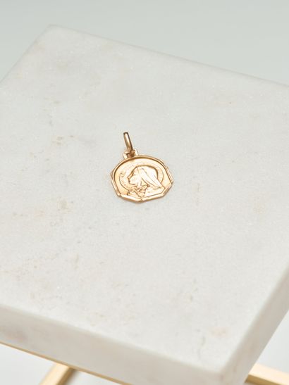 Médaille de baptême au profil de Sainte Thérése...