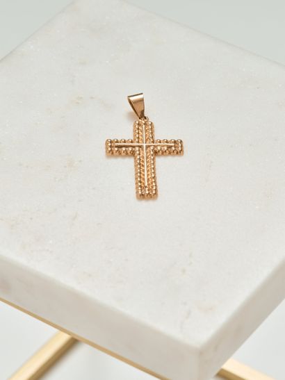 Pendentif croix en or jaune 18k 750 millièmes...