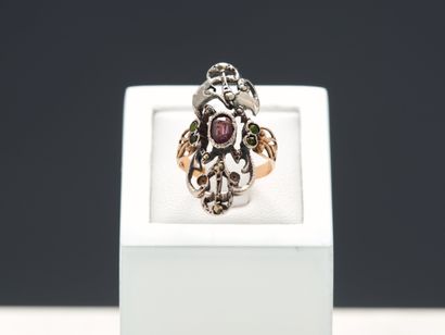 Bague marquise en or rose et platine, ornée...