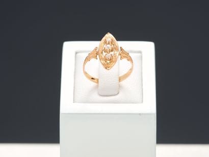 Bague en or jaune 18k 750 millièmes de forme...