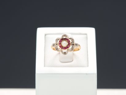 Bague en or jaune 18k 750 millièmes à motif...