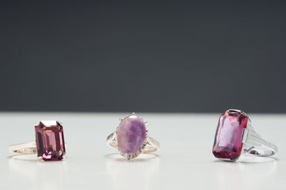 Trois bagues en argent supérieur à 800 millièmes...