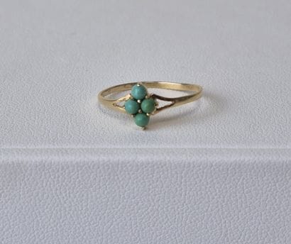 Bague en or jaune 18k 750 millièmes ornée...