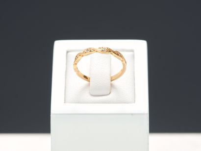 Bague en or jaune 18k 750 millièmes à décor...