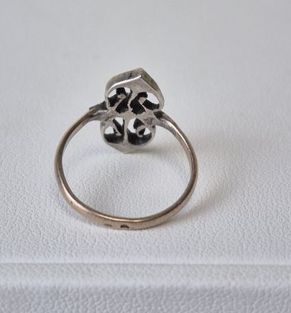 Petite bague marquise en or rose et argent,...
