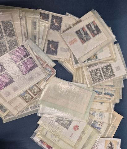 Ensemble de timbres, type vrac, composé de...