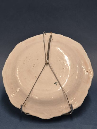 MOUSTIERS, XVIIIe siècle
Assiette en faience...