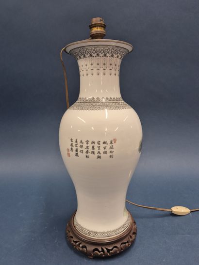 Chine, République
Pied de lampe en porcelaine...