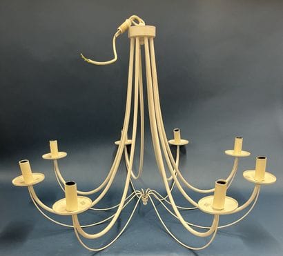 Lustre en métal laqué blanc à huit bras de...