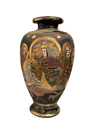 JAPON SATSUMA
Vase de forme balustre en céramique...